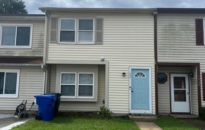 UPDATED 3 BEDROOM 1.5 BATH TOWNHOME . FRESHLY PAINTED THROUGHOUT !