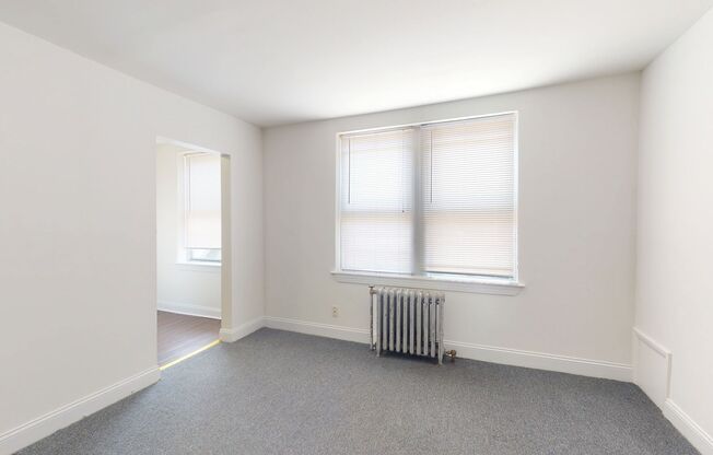 Studio, 1 bath, 295 sqft, $920, Unit B204