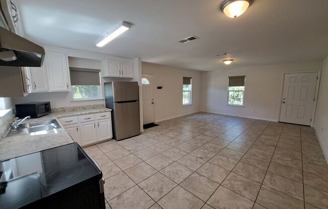 3 beds, 2 baths, $1,695