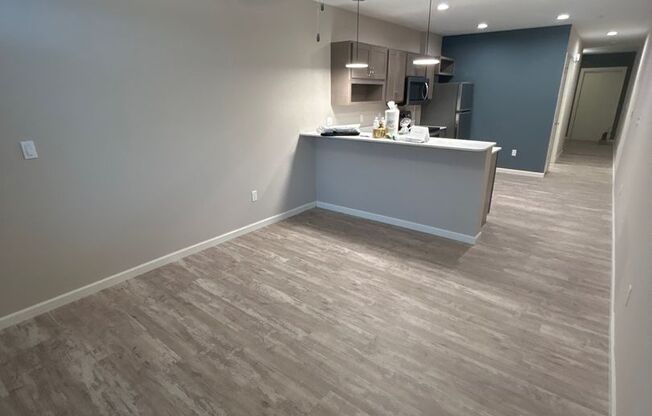 Studio, 1 bath, 500 sqft, $995, Unit 18