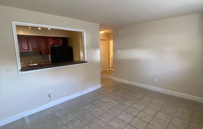 1 bed, 1 bath, 700 sqft, $1,250, Unit AB2