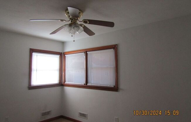 3 beds, 1 bath, $1,595