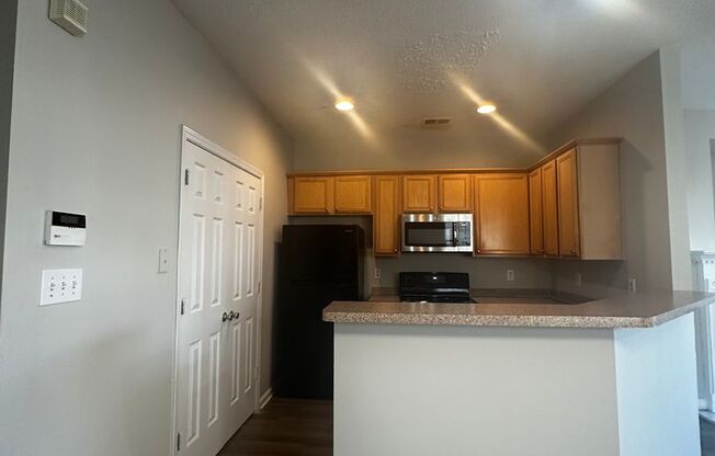 3 beds, 2 baths, $1,649