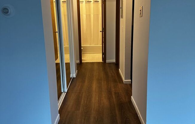 1 bed, 1 bath, 693 sqft, $1,255, Unit 2305