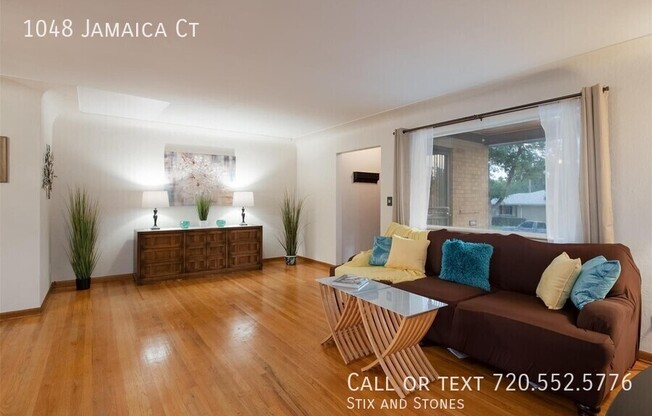 1048 JAMAICA CT