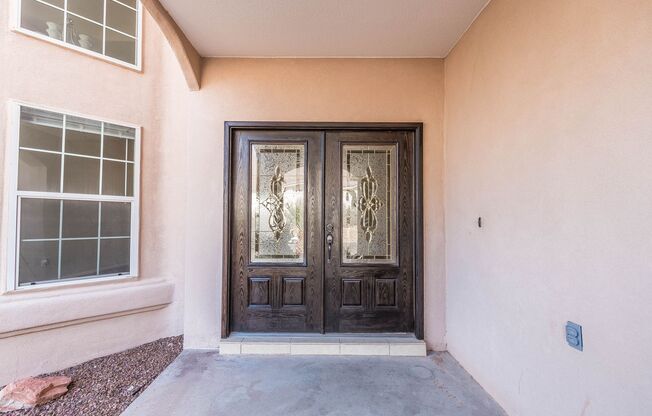 Stunning 4 bedroom, 2.5 bath home in West El Paso!