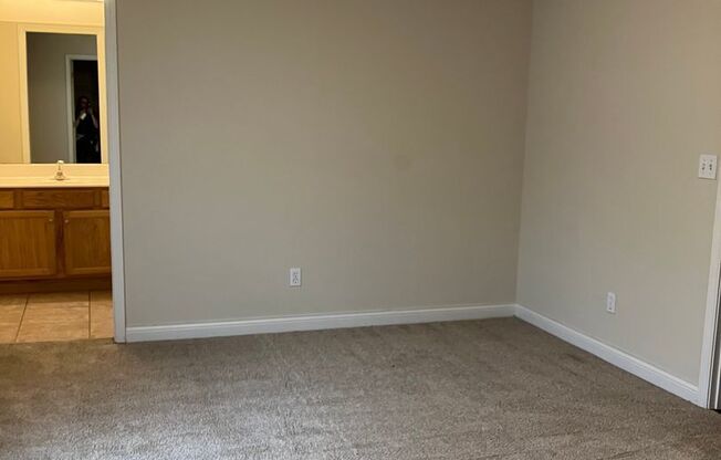 4 beds, 3 baths, 1,656 sqft, $1,695, Unit 1413 Rolling Rock