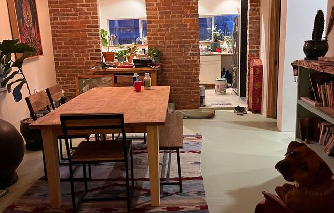 Charming 2 Bedroom, 2 Bath House for Rent!