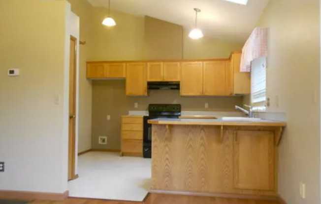 Burntwood West Neighborhood Home - 3 Bedrooms 2.5 Baths 1,700 Sq. Ft.