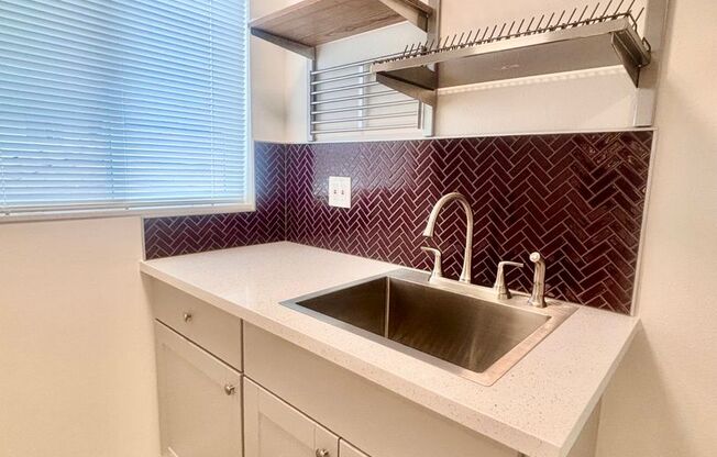 Quaint Studio in Glendale - All Utilities plus WiFi Included!