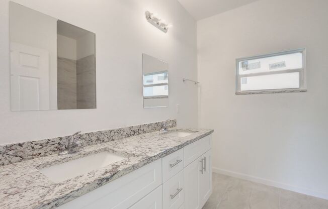 BRAND NEW 3/2/1-SAVANNAH MODEL-GREAT SW LEHIGH LOCATION