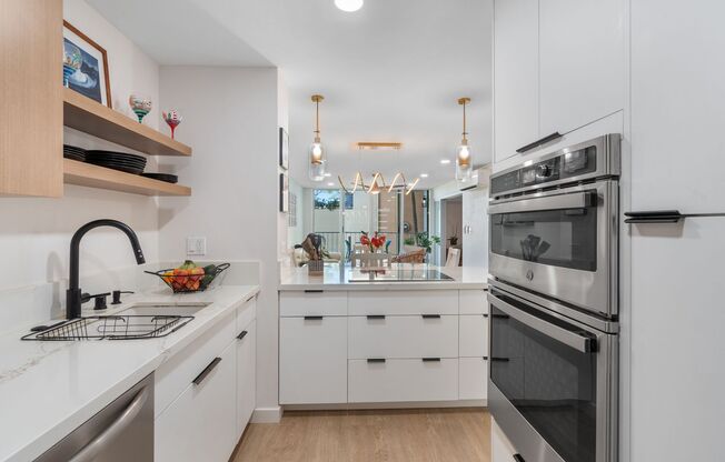 Waikiki Beach Gem- Fully Furnished 2BR/2BA/1Parking