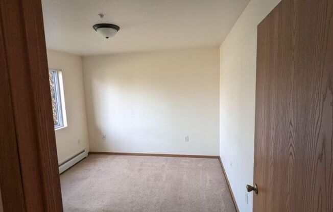 2 beds, 1 bath, $1,095, Unit 2301-16