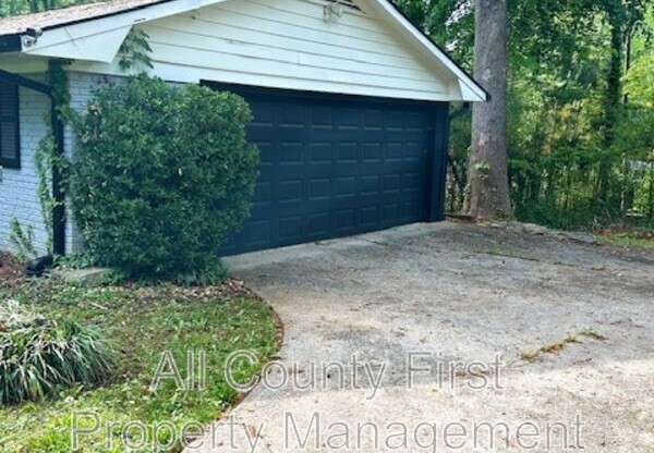 1425 RENEE DR