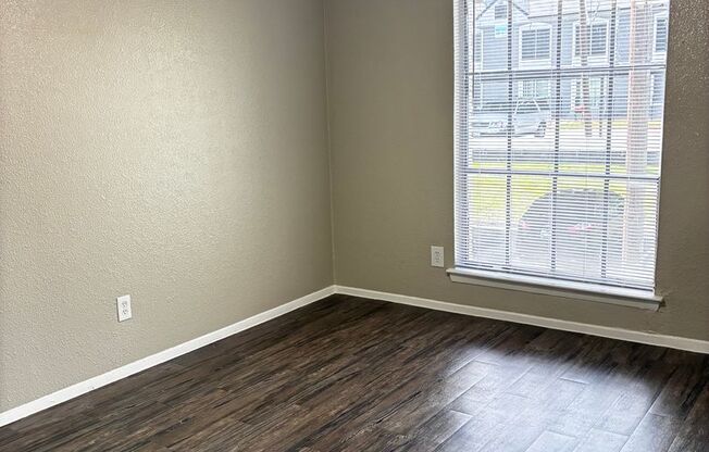 2 beds, 1 bath, 953 sqft, $1,349, Unit 567