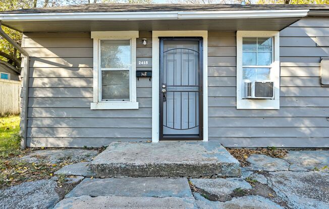 Charming 2-Bedroom Home with Modern Updates and Spacious Backyard