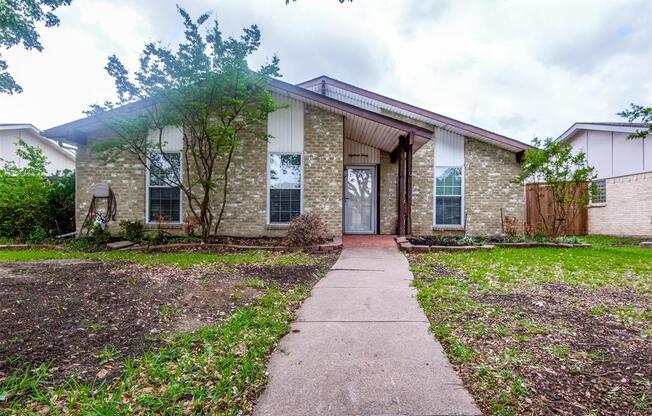 1840 PAXTON DR