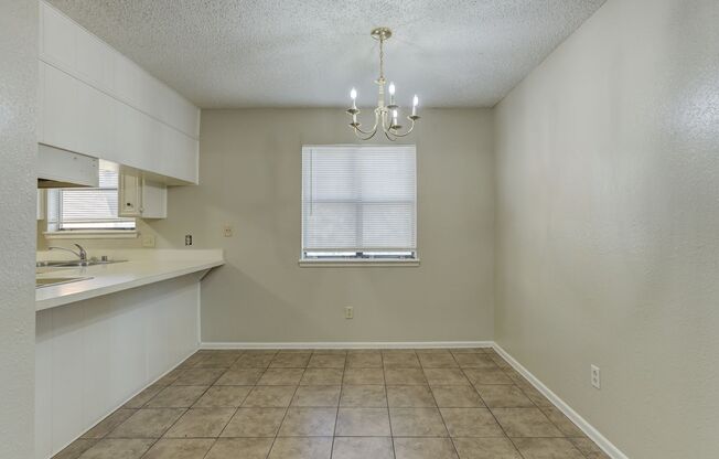 2 beds, 2 baths, 926 sqft, $737, Unit #29