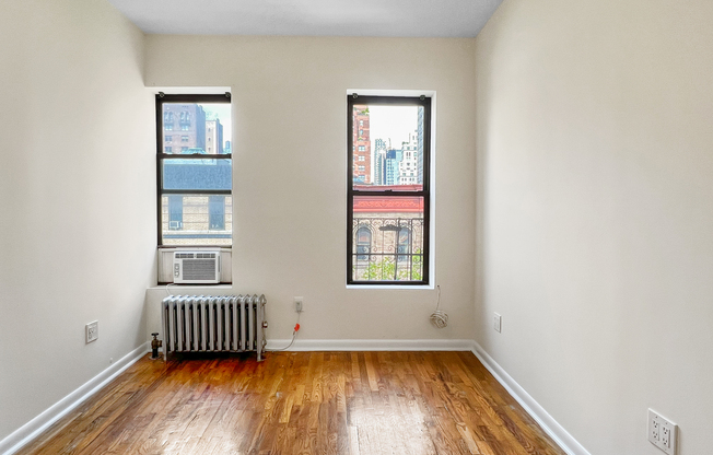 270 E 78 ST