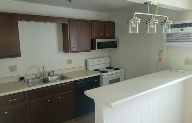 1357 Meadowcreek Dr.