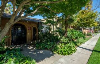 Exterior Walking Path at Casa Del Rio Apartments, Fresno, CA