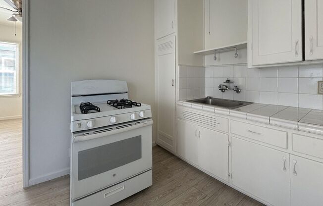 Newly Upgraded 1  Bedroom 1 Bath Unit in Colton!