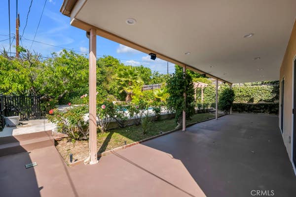 21631 MULHOLLAND DR