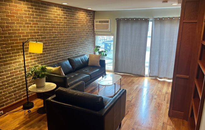 1 bed, 1 bath, 500 sqft, $2,300, Unit 30