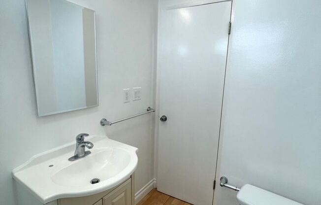 1 bed, 1 bath, $2,050, Unit 06