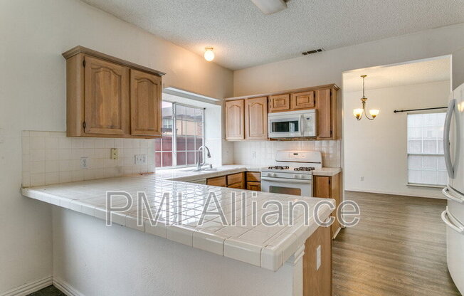 200 SUMMER MOON CT