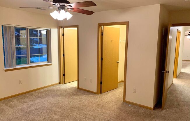 3 beds, 2 baths, 1,453 sqft, $1,705, Unit RT 5810