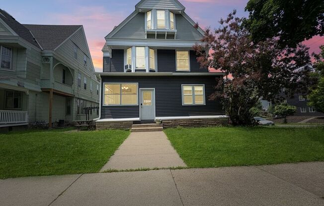 2200 GRAND AVE