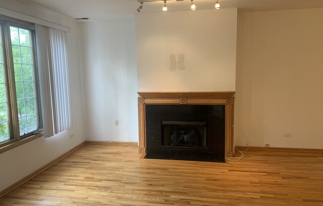 1439 N CLEAVER