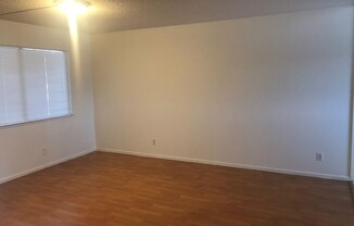 2 beds, 1 bath, $2,500, Unit 9