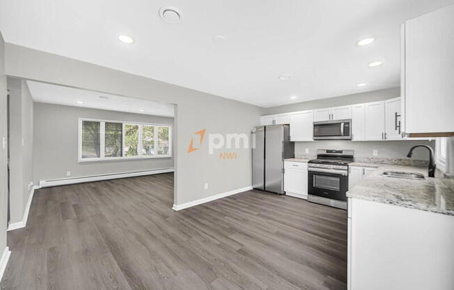 2124 MARTHA ST
