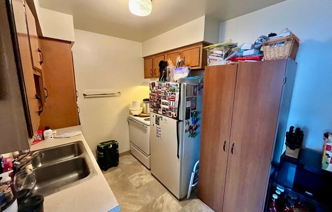 1 bed, 1 bath, $950, Unit 109