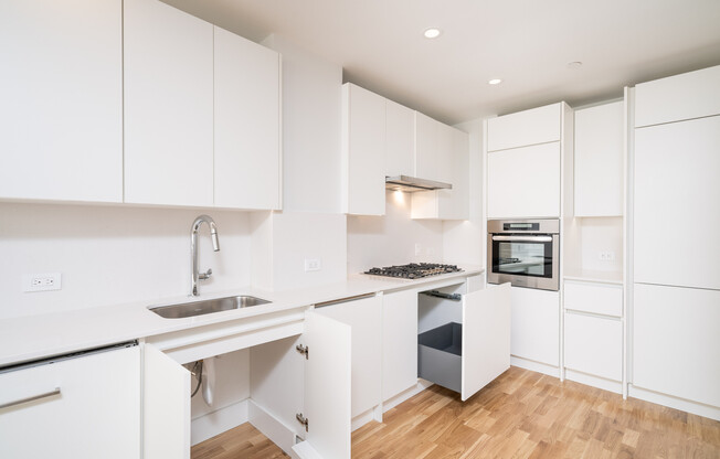 2 beds, 1 bath, 786 sqft, $3,650, Unit 6F