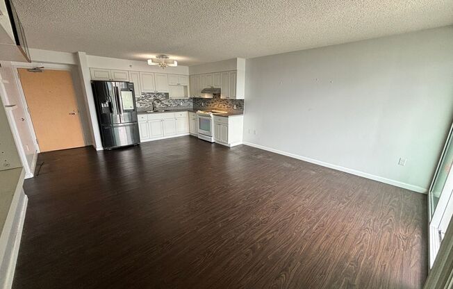 3 beds, 2 baths, $3,400, Unit # 1713