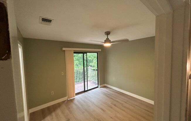 2 beds, 1 bath, $1,400