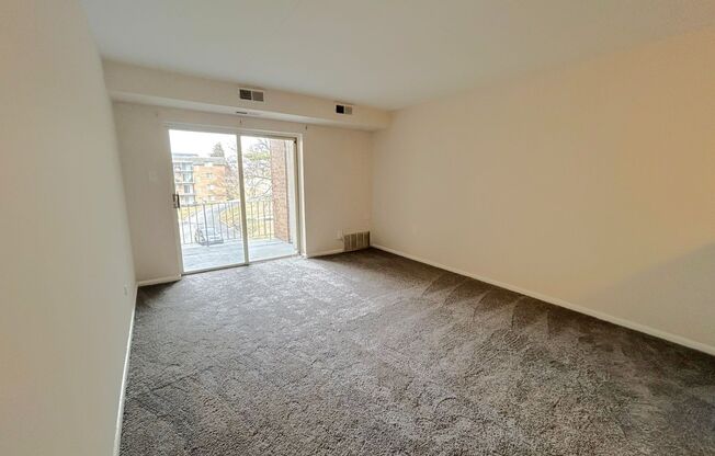 1 bed, 1 bath, 700 sqft, $1,239, Unit 105