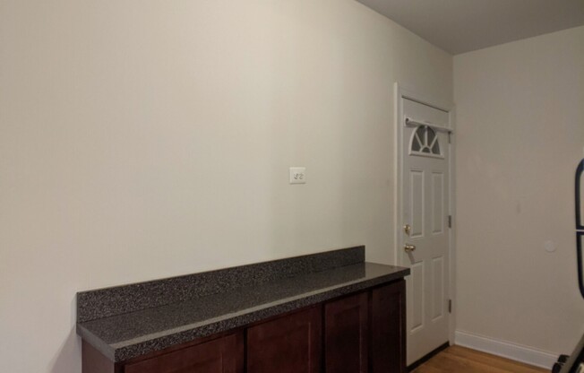 2840 N Orchard St , 2846-46