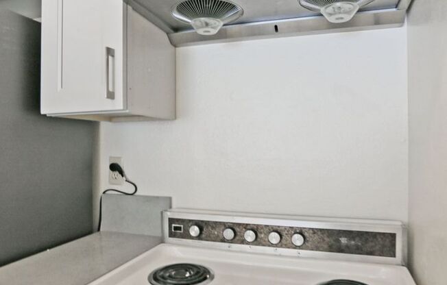 Studio, 1 bath, $1,695