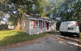845 1/2 E. 10th Street