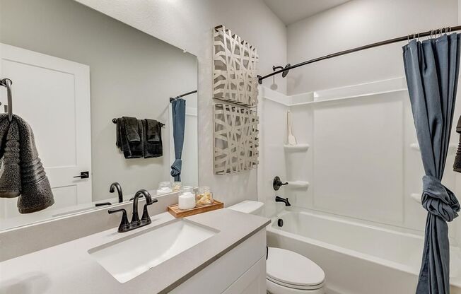 3 beds, 2.5 baths, 1,184 sqft, $1,750, Unit 4525 Colosseum Way