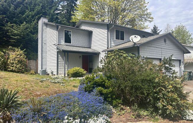 Charming Bellevue Rental – Available May 1st!