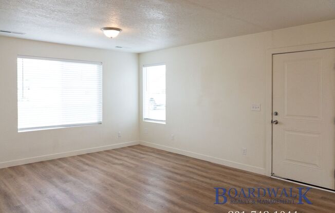 3 beds, 1 bath, 1,250 sqft, $1,375, Unit 328 E Main St #8