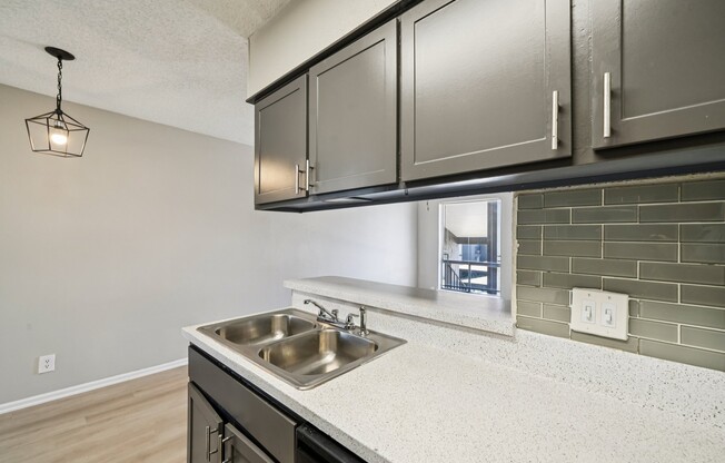 Studio, 1 bath, 483 sqft, $600