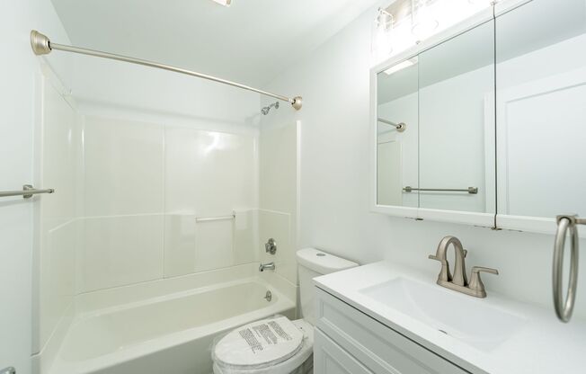 2 beds, 1 bath, 928 sqft, $2,195, Unit 255