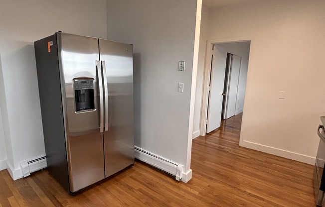 2 beds, 1 bath, 738 sqft, $3,100, Unit 5