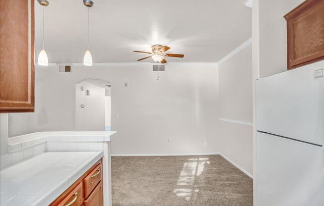 2 beds, 2 baths, $1,575, Unit # # 1821 VALLE VERDE DOCTOR 1821 75